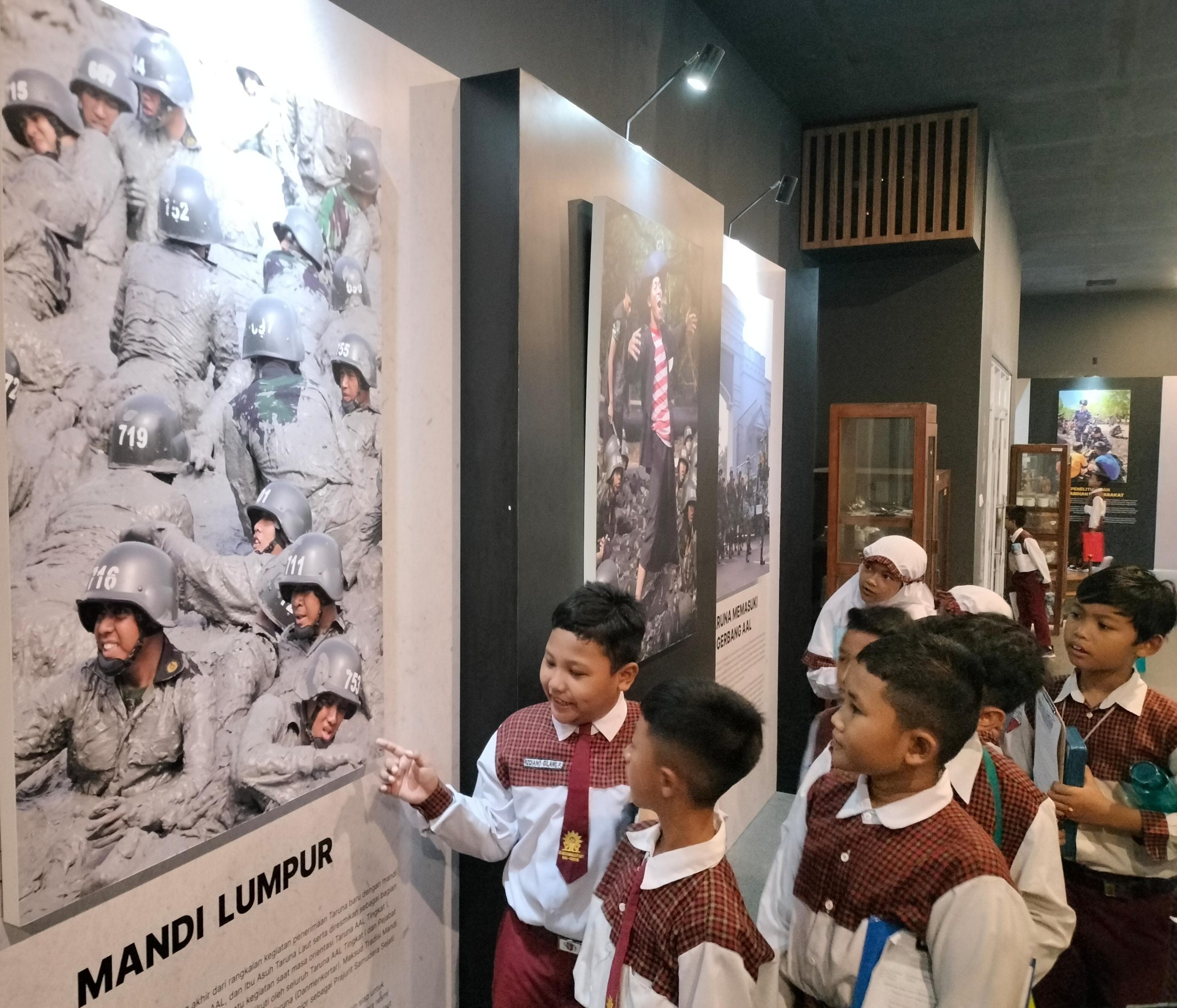 Menembus Gelap, Siswa Mugeb Jelajah Rasi Bintang di Museum Loka Jala Crana