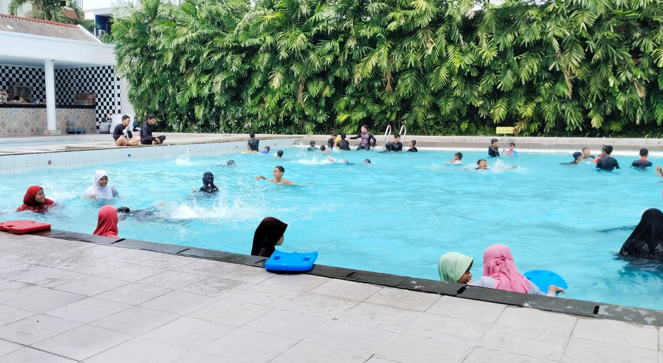 Uji Kemampuan Akuatik, Siswa SD Almadany Jalani Asesmen Renang