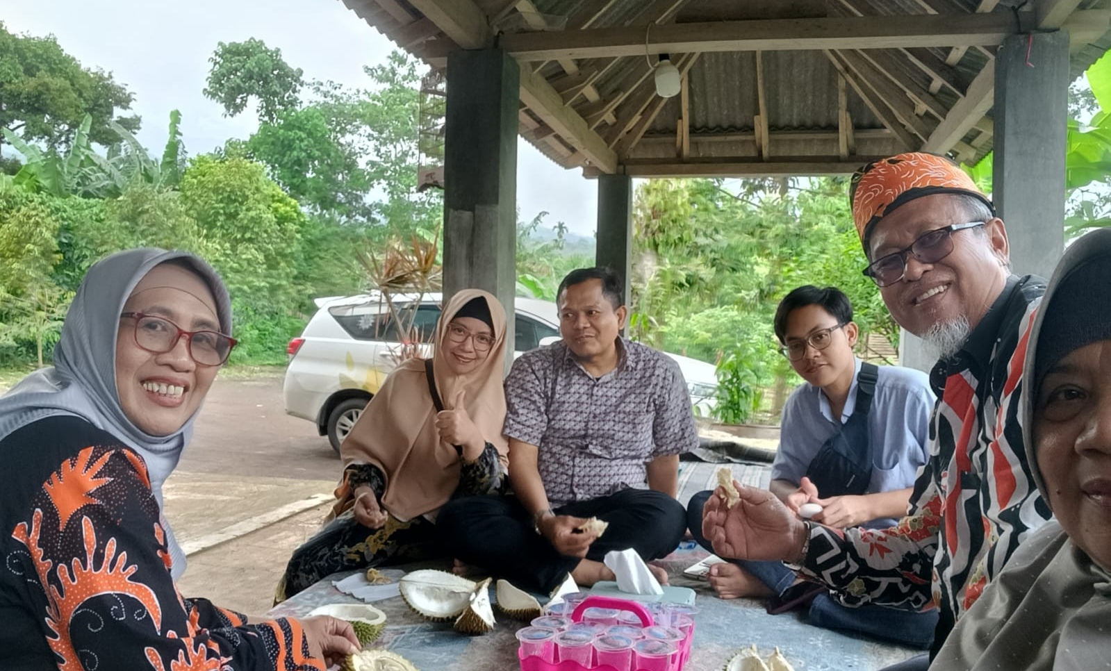 Jalan Berliku Menuju Legitnya Durian Lumbang