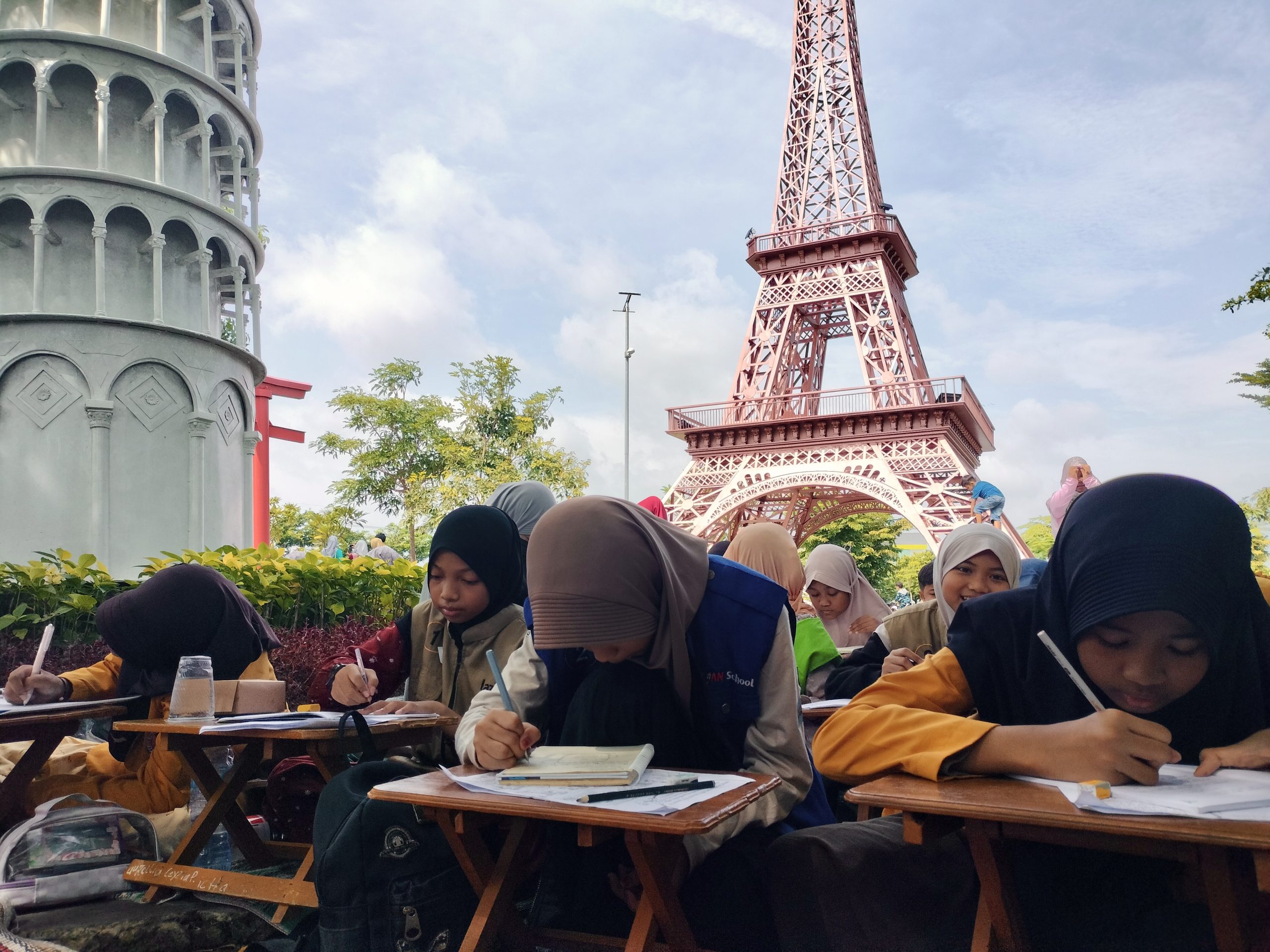 Di Samping Menara Pisa, PRNA Suci Dampingi Kader IPM Belajar Jurnalistik