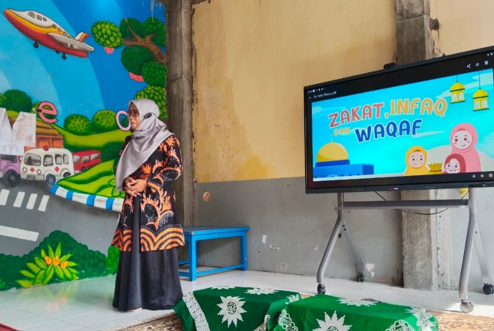 Parenting TK Aisyiyah Ketangi, menanam nilai-nilai zakat, infak, dan wakaf sejak usia dini. Ini upaya menguatkan peran keluarga dalam membentuk karakter anak. Tidak hanya dari sisi akademik, tetapi juga nilai-nilai spiritual dan kepedulian sosial