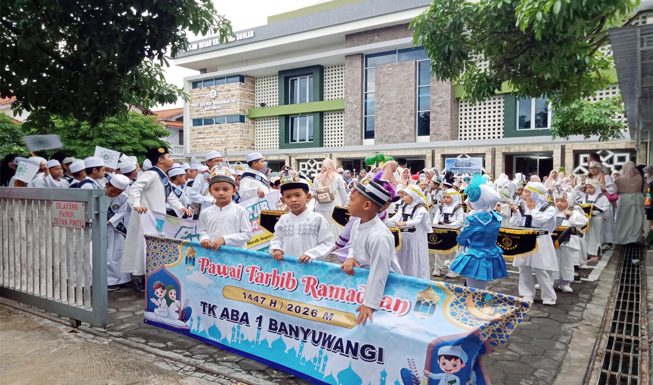 Sambut Ramadan, Halaman Masjid Besar Ahmad Dahlan Banyuwangi Memutih