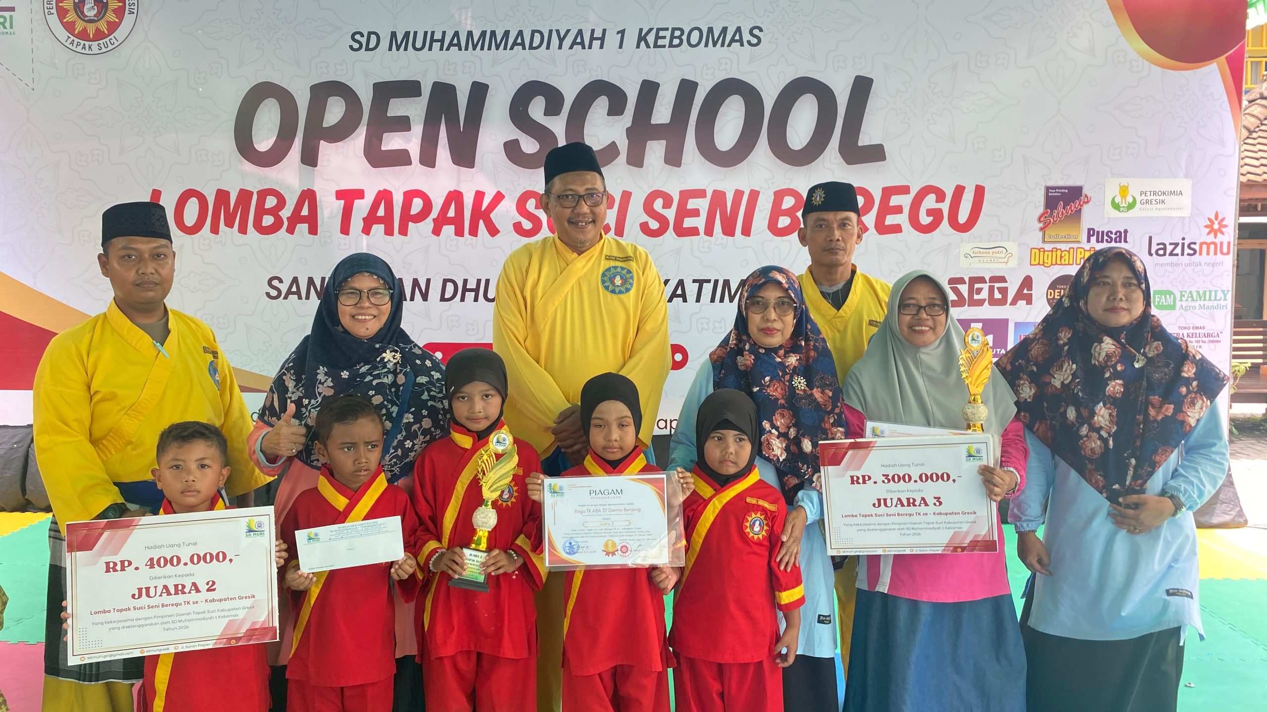 Sebanyak 14 kontingen TK se-Gresik unjuk kekompakan dalam Lomba Seni Beregu Tapak Suci pada ajang Open School SD Muhammadiyah 1 Kebomas. Bukan sekadar lomba, kegiatan ini menjadi ruang pembentukan disiplin, keberanian, dan karakter sejak dini.