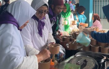 Bakso gratis Lazismu Kota Malang dukung Harlah 1 Abad NU. Selain sebagai bentuk dukungan terhadap Harlah 1 Abad NU, kegiatan ini juga menjadi sarana memperkuat sinergi antar lembaga umat