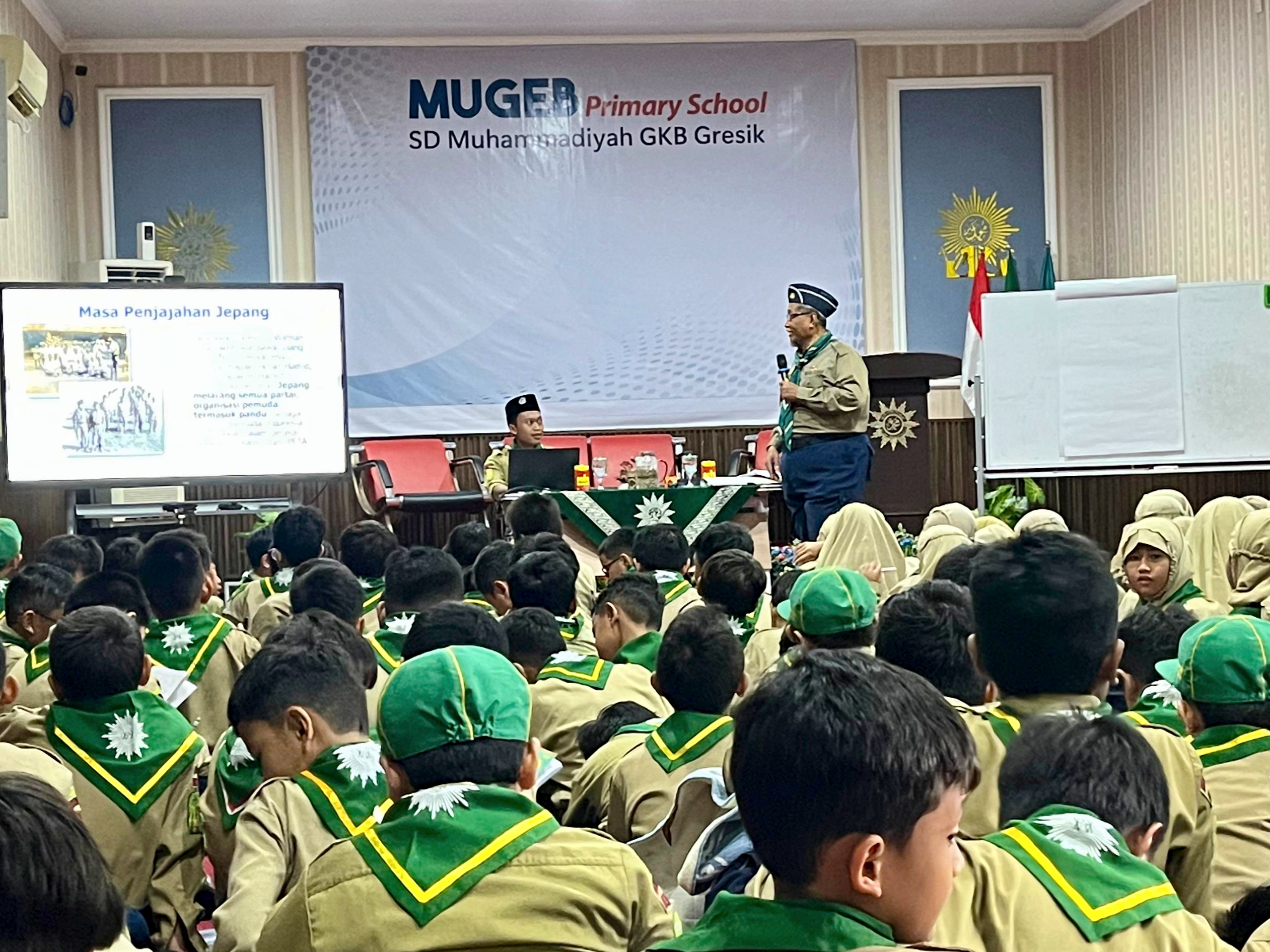Siswa kelas IV SD Muhammadiyah 1 GKB Gresik mengikuti perkemahan Most Camp 2026 yang penuh edukasi, kemandirian, kedisiplinan, serta penampilan seni kreatif yang sangat mengesankan.