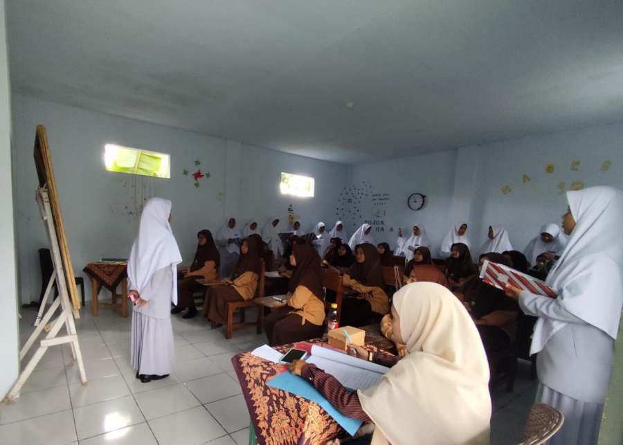 Praktik Mengajar, Santri Pondok Damhar Dibekali Ilmu Ini
