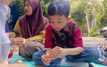 Telur Rebus Latih Anak Berkebutuhan Khusus Belajar Konsentrasi