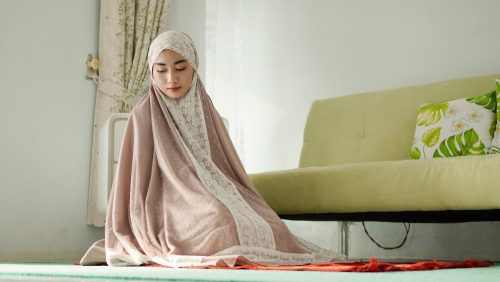 Mengapa Salat Wanita di Rumah Lebih Utama? Ini Penjelasan Syariat