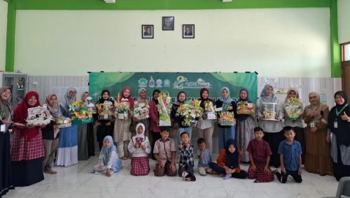 Kolaborasi Ibu dan Anak, Lomba Hampers Lebaran Semarakkan Milad SD Almadany