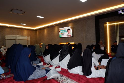 Kolaborasi Lazismu PCM Sepanjang dan RS Siti Khodijah menyalurkan 250 paket santunan ke 13 panti asuhan, memperkuat solidaritas AUM dan menghadirkan kebahagiaan menyambut Ramadan.