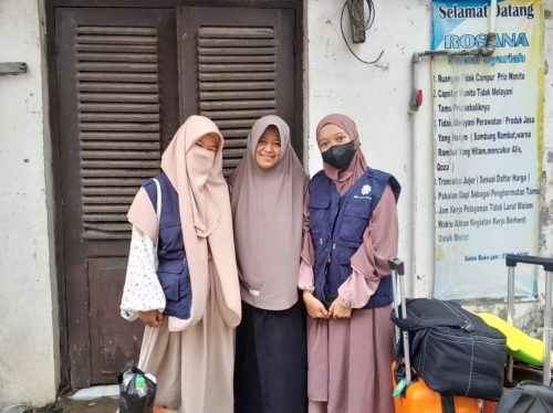 Tak Semua Dakwah Berpanggung Besar: Kisah Dua Daiyah Muda ADI di Ponorogo