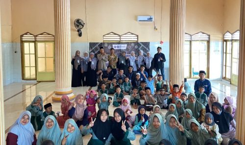 Ramadan Berbagi, Mahasiswa STIT Muhammadiyah Bojonegoro Santuni Yatim dan Gelar Lomba Santri