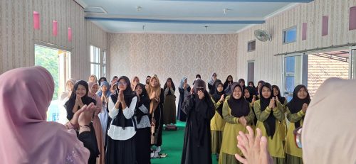 Remaja Putri Probolinggo Antusias Ikuti Kajian Bestie Aisyiyah Mayangan