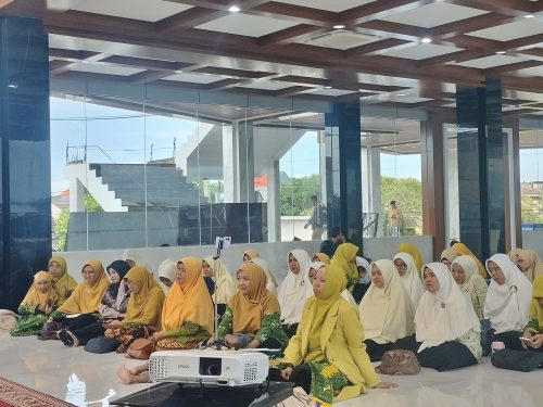 PDNA Gresik menggaungkan misi penyelamatan bumi melalui gerakan piring bersih dan program Green Nasyiah untuk menekan emisi gas metana selama bulan suci Ramadan.