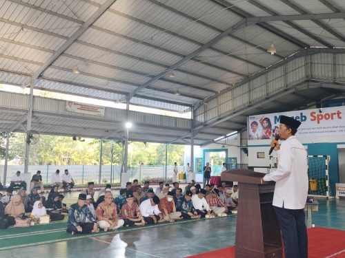 Kado Ramadan Lazismu GKB di Mugeb Primary School menghadirkan tilawah, tausiyah, dan berbagi bantuan bagi lansia, panti asuhan, dai, serta masyarakat dalam suasana hangat kebersamaan Ramadan.