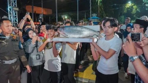 Kontes Bandeng Kawak Meriahkan Hari Jadi Ke-539 Gresik, 1.000 Ekor Dibagikan Gratis