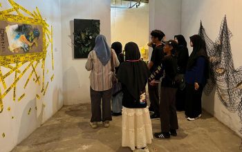 Di Balik Identitas Kota Industri, Gresik Menyimpan Suara Sunyi Seniman Muda Smamsatu