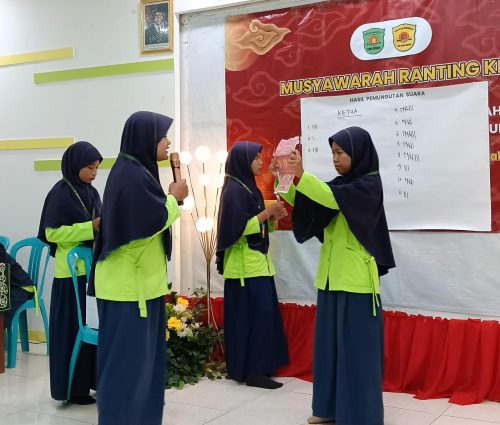 Diana Bahtreza terpilih melalui proses demokratis yang melibatkan seluruh siswa, kepemimpinan baru IPM diharapkan membawa organisasi lebih aktif dan inklusif.