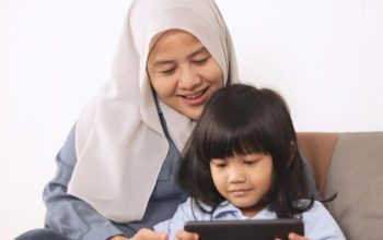 Pembatasan medsos untuk anak di bawah 16 tahun. Anak-anak mudah terpapar hal negatif seperti perundungan, konten tidak pantas, hingga kecanduan gadget. Bagaimana solusi pembatasannya?