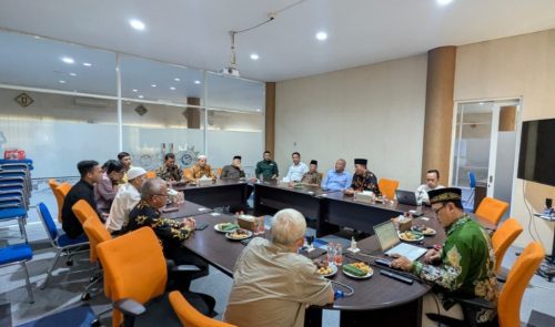 Konsolidasi di Gresik, LPCRPM Jatim dorong penguatan cabang ranting dan tata kelola masjid. CRM merupakan duta persyarikatan Muhammadiyah dalam menjawab dinamika masyarakat