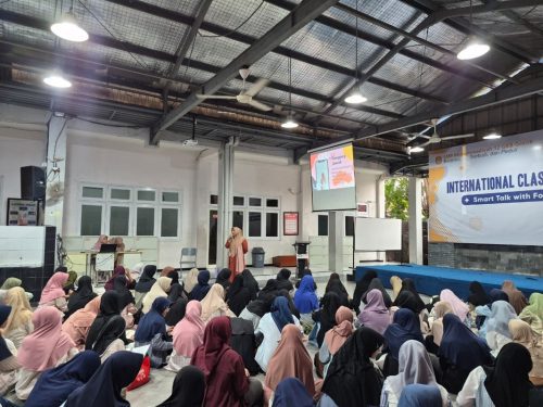 Keputrian Spemdalas, Siswa Diajak Menjadi Muslimah Mandiri dan Bertanggung Jawab