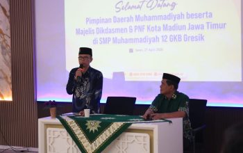 Silaturahim Hangat di Kunjungan PDM Kota Madiun ke PCM GKB Gresik
