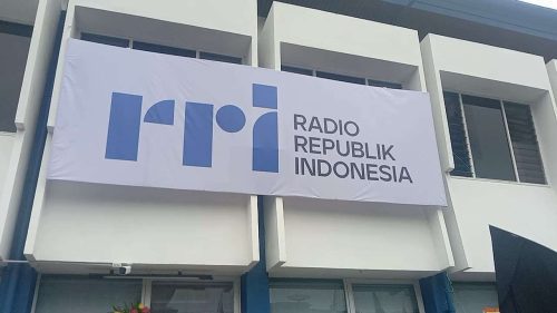 RRI: Visi Nasional, Misi Lokal