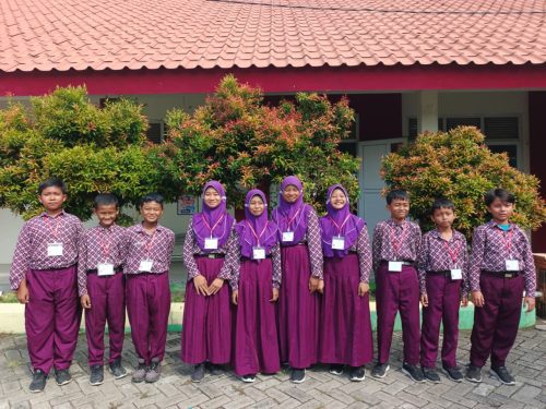 Tes Kemampuan Akademik (TKA) murid kelas 6 serentak berlangsung. Di SD Negeri 94 Gresik pelaksanaan berjalan lancar sehingga siswa lega bisa mengerjakan soal.