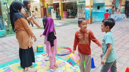 Seragam Baru Sudah Siap, Calon Siswa SD Muhammadiyah 16 Surabaya makin Tak Sabar Sekolah