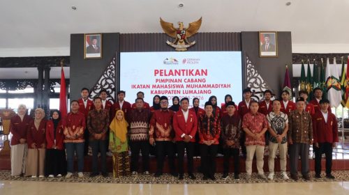 Pelantikan Pimpinan Cabang Ikatan Mahasiswa Muhammadiyah (PC IMM) Lumajang berlangsung di Pendapa Arya Wiraraja, Lumajang, Ahad (3/5/2026).
