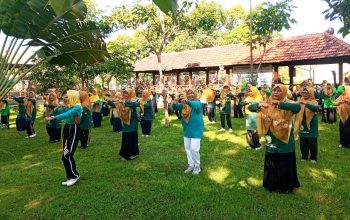 Daycare Lansia Aisyiyah Sidoarjo Diluncurkan Meriah dengan Senam dan Doorprize