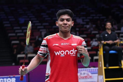 Smash Zaki Ubaidillah mengantarkan masuk ke dalam tradisi besar badminton Indonesia yang penuh sejarah, kebanggaan, sekaligus tekanan.